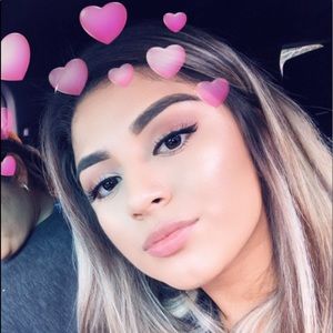 Meet your Posher, Andrea